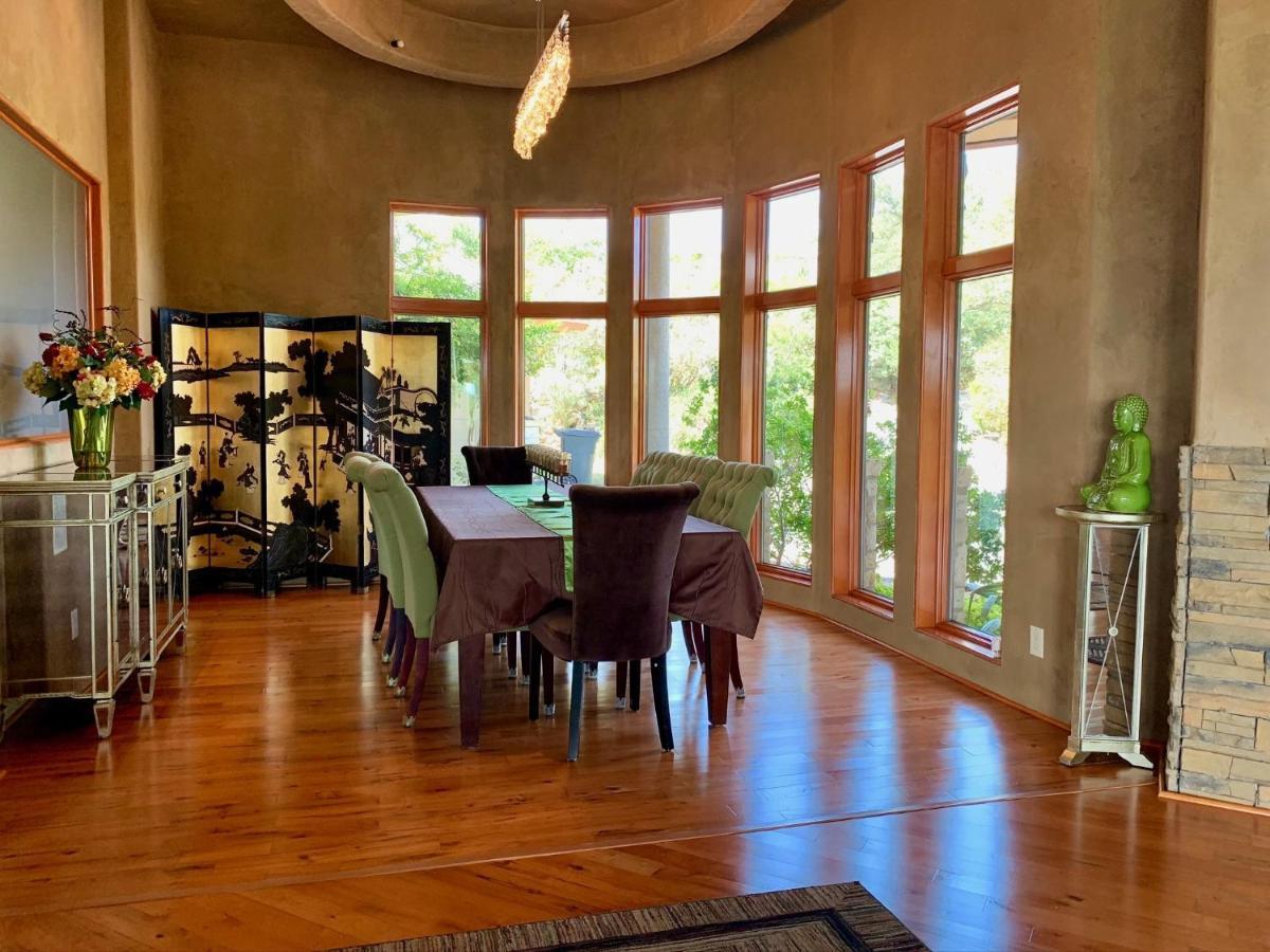 Вилла Scenic Hill Country Retreat - Rhino Ranch Нью Браунфелс Экстерьер фото