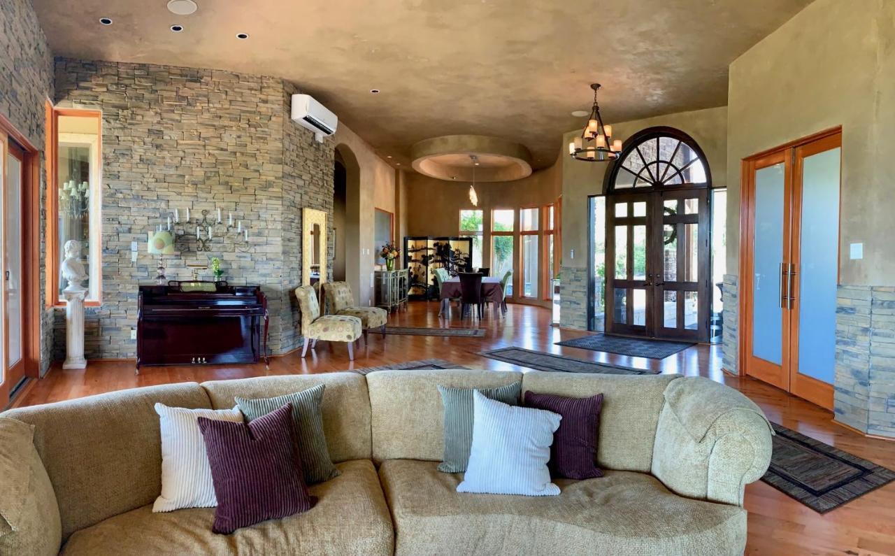 Вилла Scenic Hill Country Retreat - Rhino Ranch Нью Браунфелс Экстерьер фото