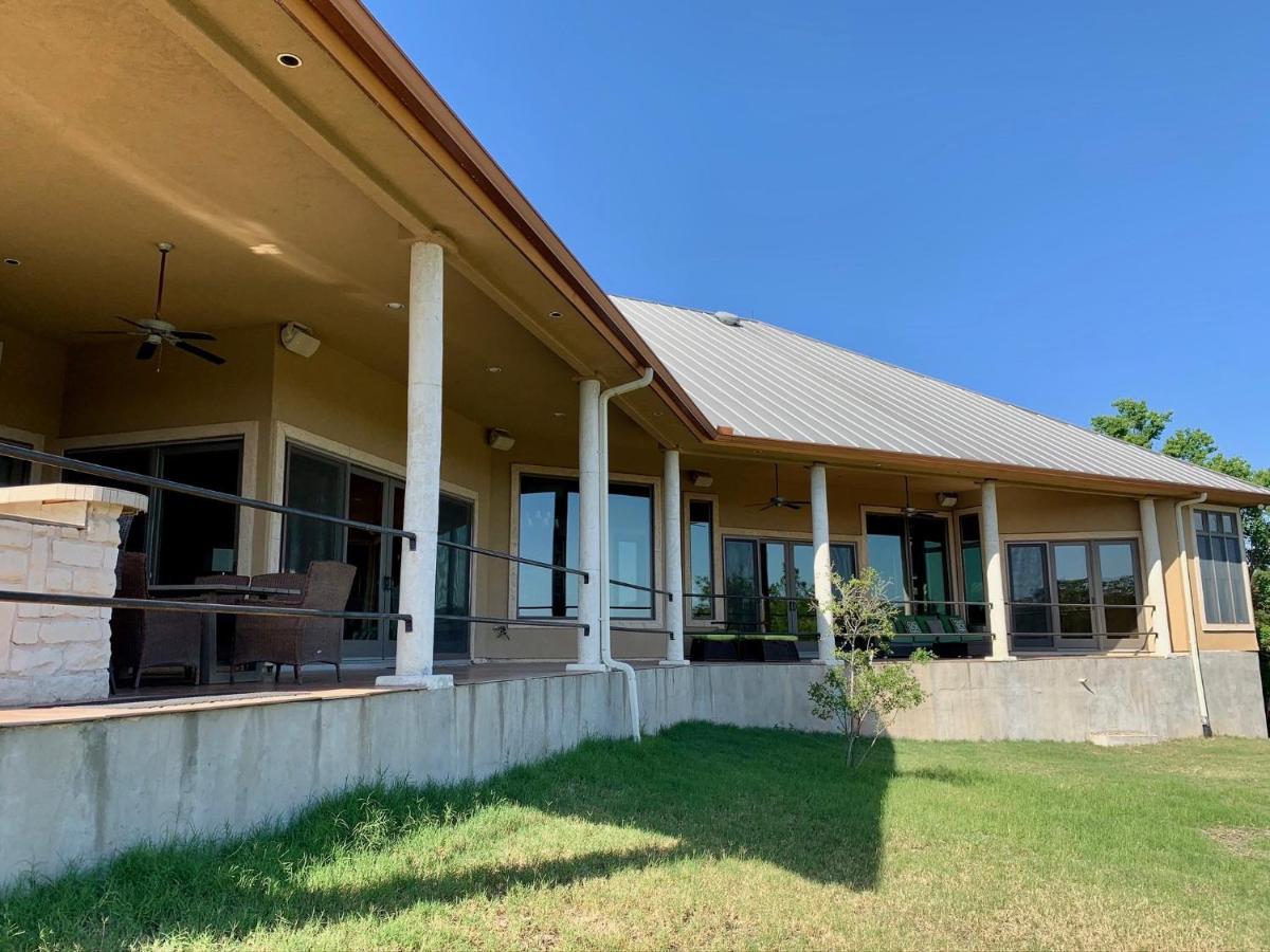 Вилла Scenic Hill Country Retreat - Rhino Ranch Нью Браунфелс Экстерьер фото