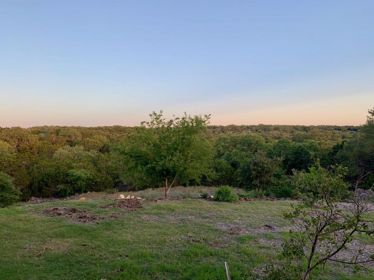 Вилла Scenic Hill Country Retreat - Rhino Ranch Нью Браунфелс Экстерьер фото