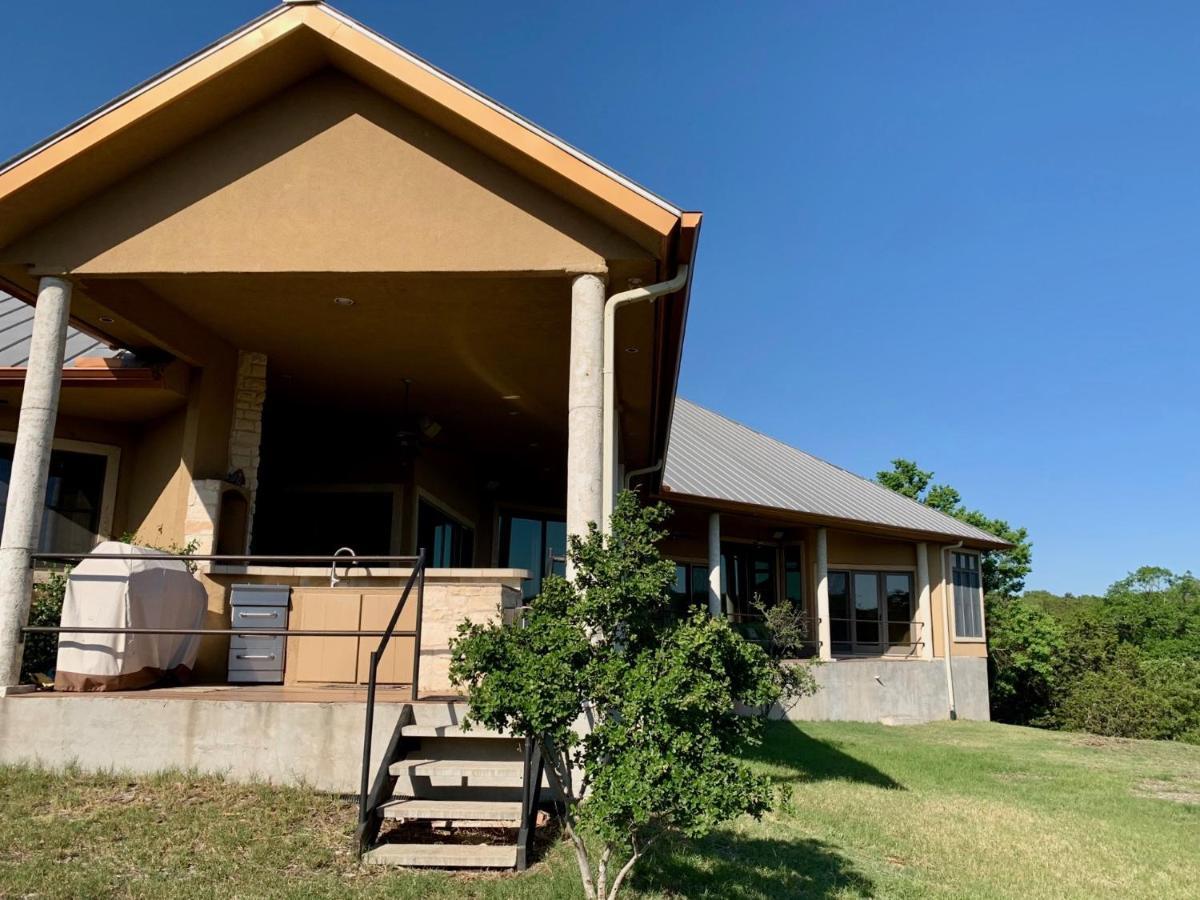 Вилла Scenic Hill Country Retreat - Rhino Ranch Нью Браунфелс Экстерьер фото
