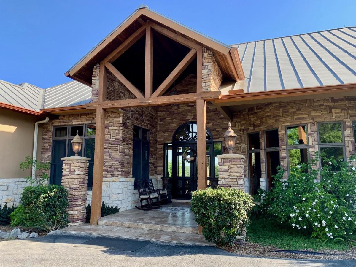 Вилла Scenic Hill Country Retreat - Rhino Ranch Нью Браунфелс Экстерьер фото