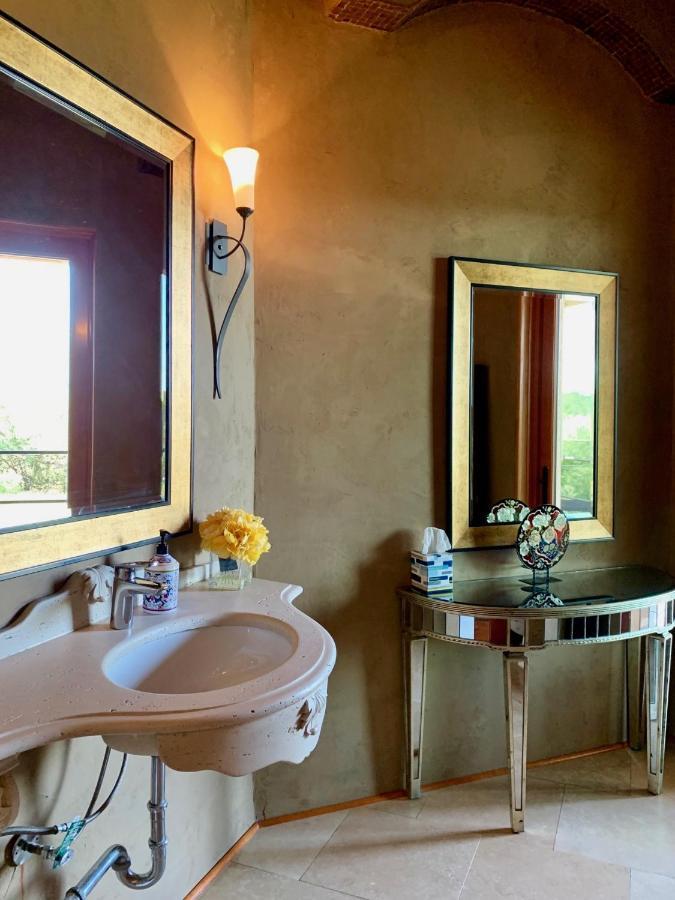 Вилла Scenic Hill Country Retreat - Rhino Ranch Нью Браунфелс Экстерьер фото