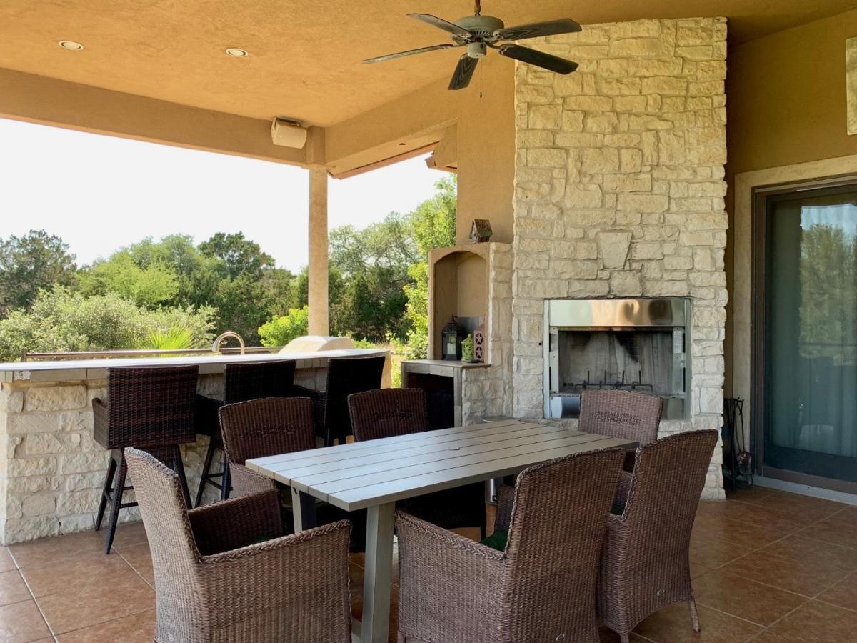 Вилла Scenic Hill Country Retreat - Rhino Ranch Нью Браунфелс Экстерьер фото