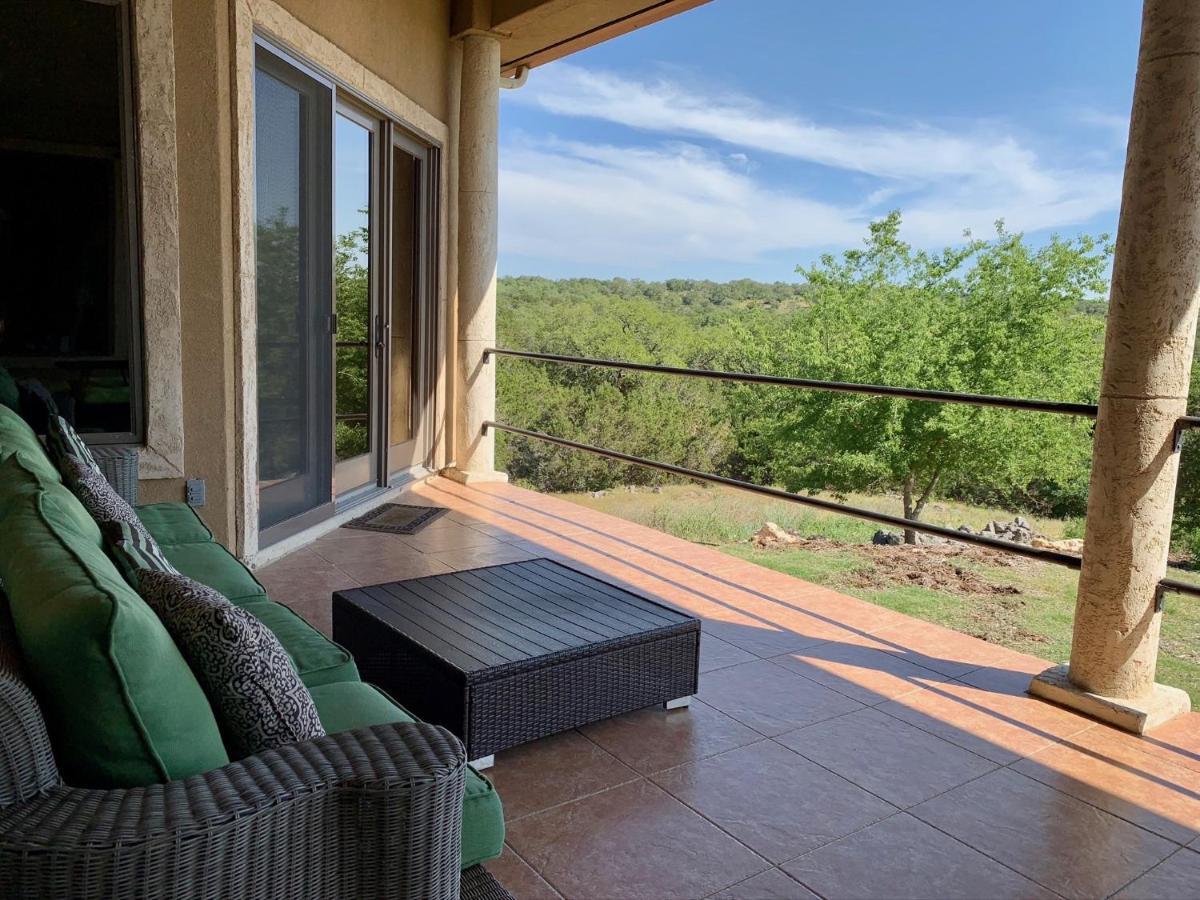 Вилла Scenic Hill Country Retreat - Rhino Ranch Нью Браунфелс Экстерьер фото