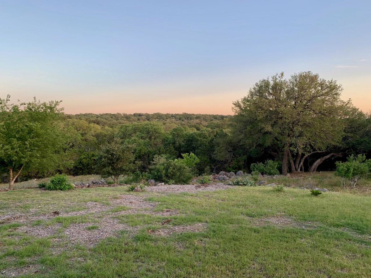 Вилла Scenic Hill Country Retreat - Rhino Ranch Нью Браунфелс Экстерьер фото